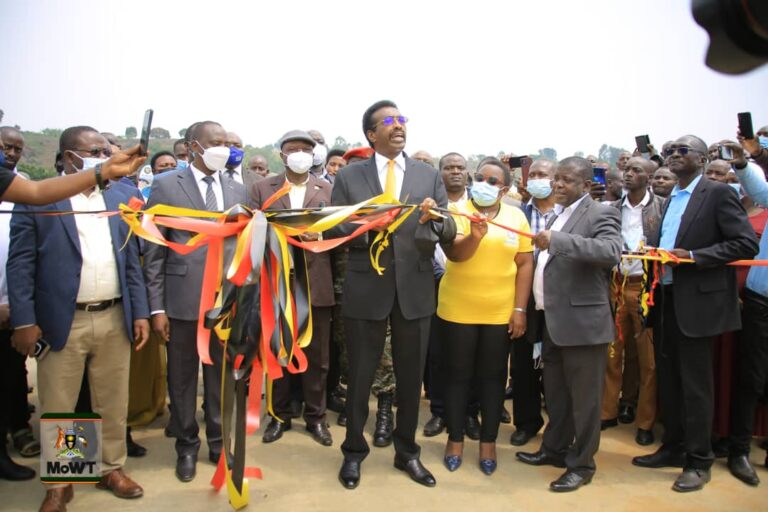 FINALLY! SECURITY MINISTER JIM MUHWEZI COMMISSIONS KYABAHANGA BRIDGE CONNECTING RUKUNGIRI TO KANUNGU DISTRICT