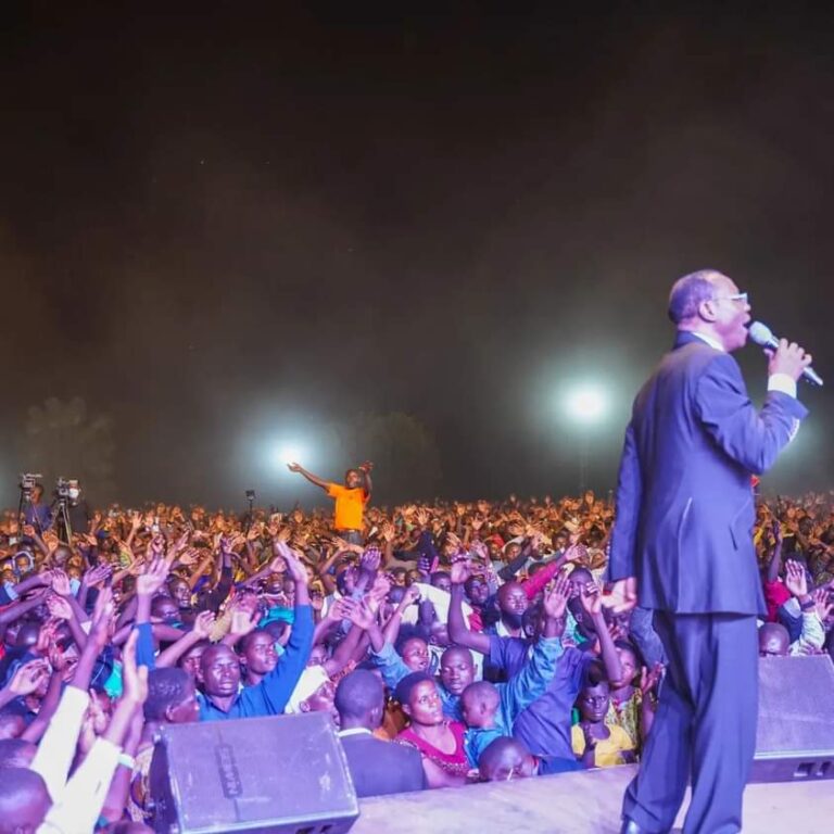 ‘LEAVE US ALONE OR YOU’LL DIE’, TOP PASTOR JACKSON SENYONGA WHO UNMASKS CON PASTORS FAKING MIRACLES IN CHURCH GETS DEATH THREATS