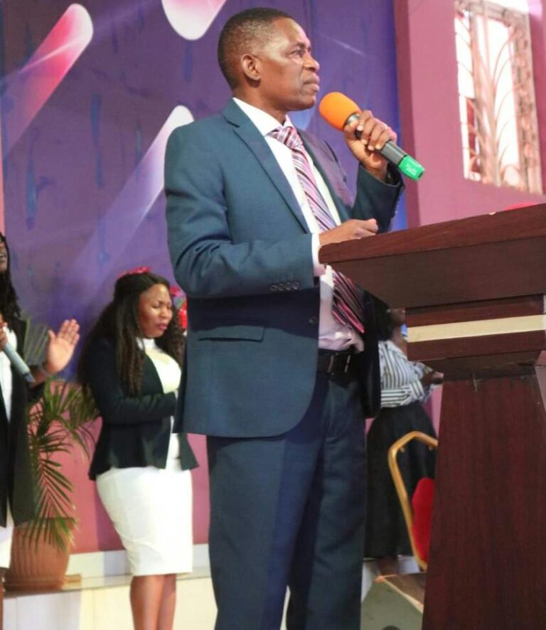 SHOCKING STORY! TOP PASTOR IN UGANDA, WIFE & CHILDREN POISONED!