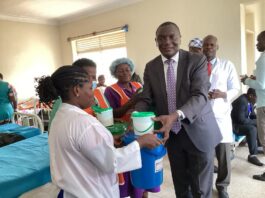 MAYOR MULYANYAMA MAKES IMPROMPTU VISIT TO KISUGU HEALTH CENTRE, DONATES NECESSITIES TO PATIENTS AND EXPECTANT MOTHERS (PICTORIAL)