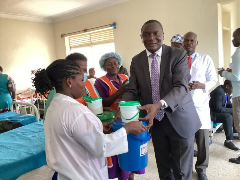 MAYOR MULYANYAMA MAKES IMPROMPTU VISIT TO KISUGU HEALTH CENTRE, DONATES NECESSITIES TO PATIENTS AND EXPECTANT MOTHERS (PICTORIAL)