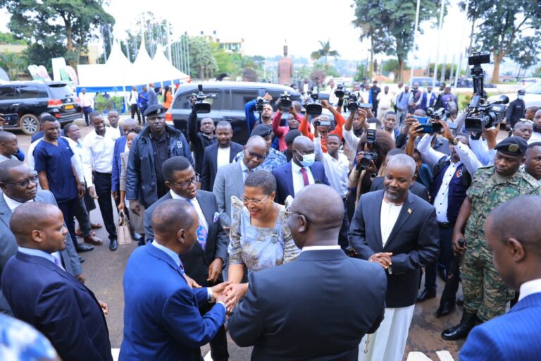 MENGO GIVES SPEAKER, DEPUTY TAYEBWA A THUNDEROUS WELCOME AS PARLIAMENT INJECTS UGX 50M INTO KABAKA’S BIRTHDAY RUN, EXCITED ANITA SPEAKS OUT! (EXCLUSIVE PHOTOS)
