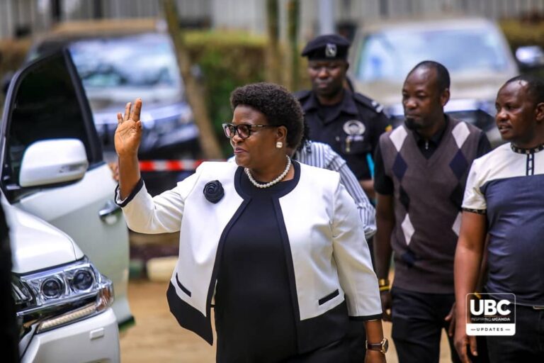 ‘I HAVE SERVED UNDER VERY CHALLENGING CIRCUMSTANCES, LET ME GO!’, SACKED KCCA ED DOROTHY KISAKA FINALLY SPEAKS OUT AS SHE HANDOVER OFFICE TO NYAKANA
